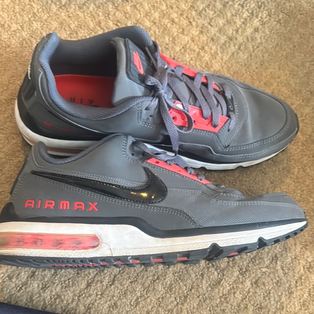 Nike Air Max Gray and Pink Sneakers